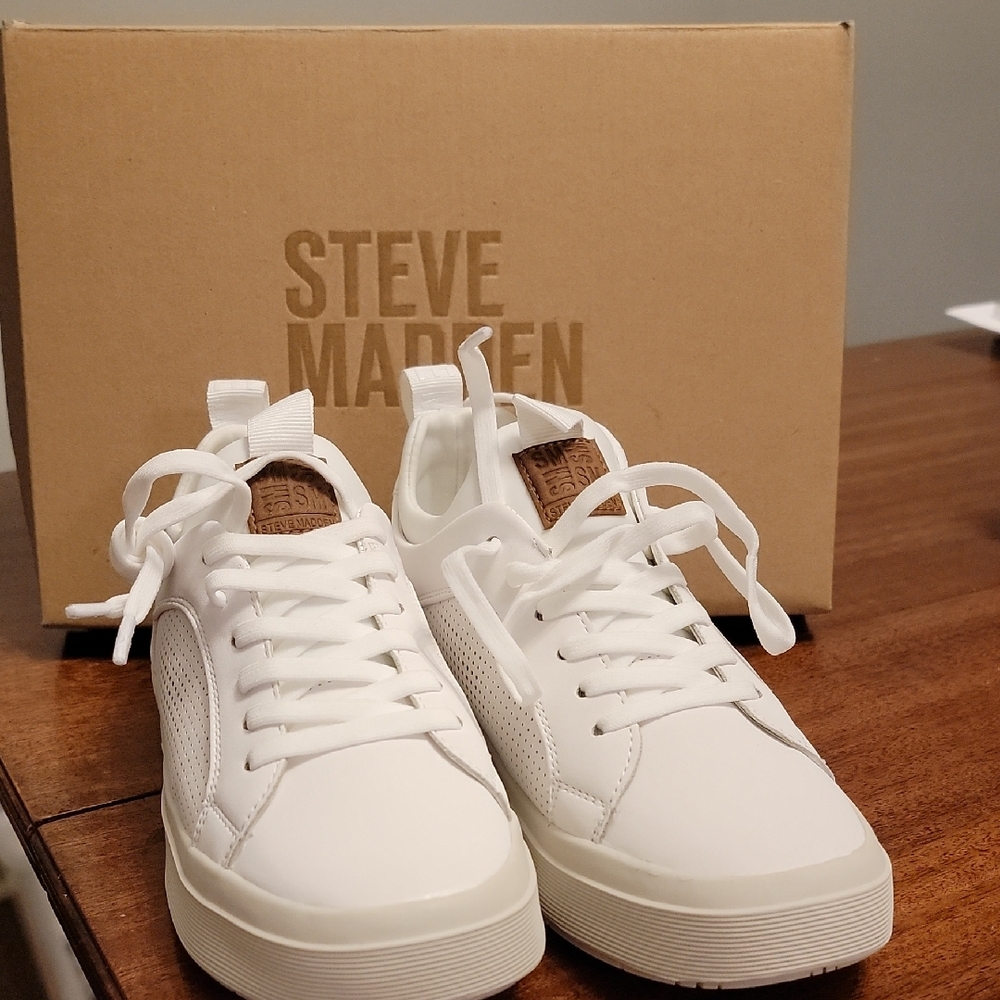 Steve Madden Classic White Kid's Sneakers Size 2